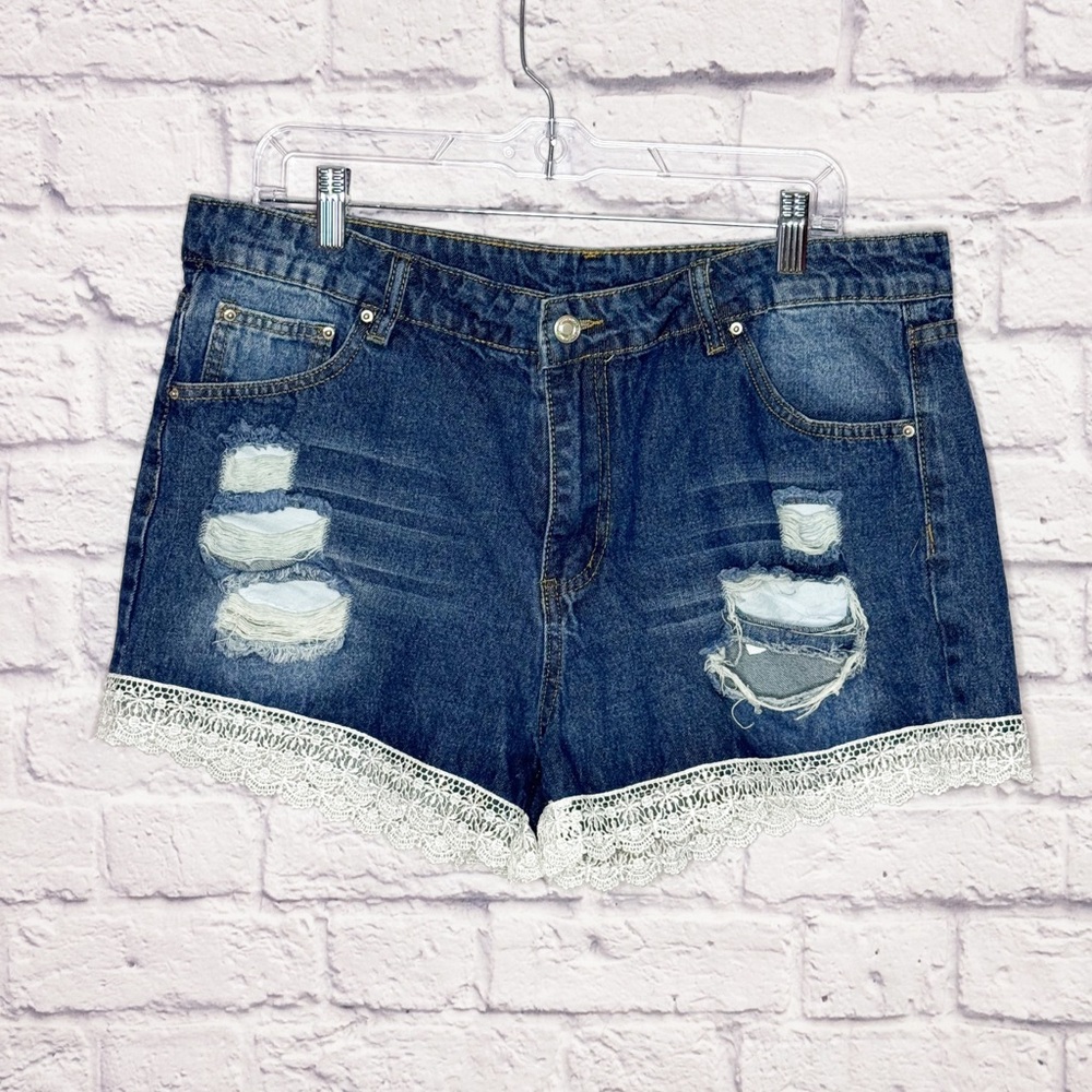 Aluna Levi | Distressed Lace Trim Denim Shorts | XL | NWT